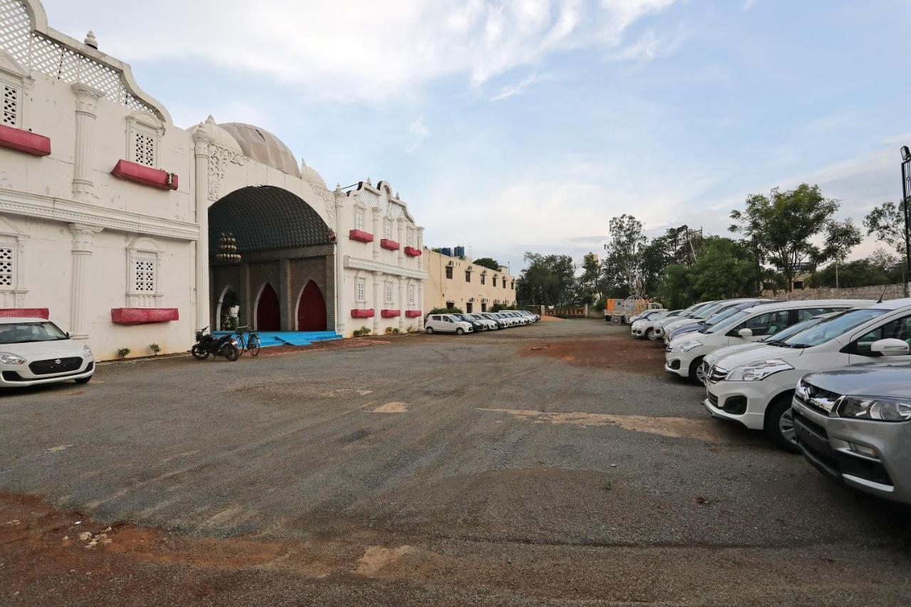 Oyo 18965 Parampara Garden Dharmpura Buitenkant foto